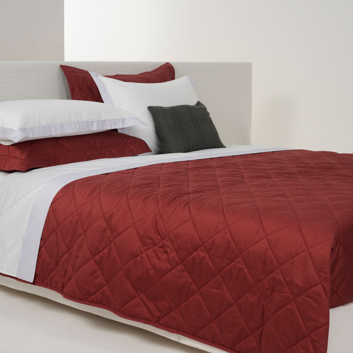 10 01 0556 COLCHA SUBLIME  VINHO 002